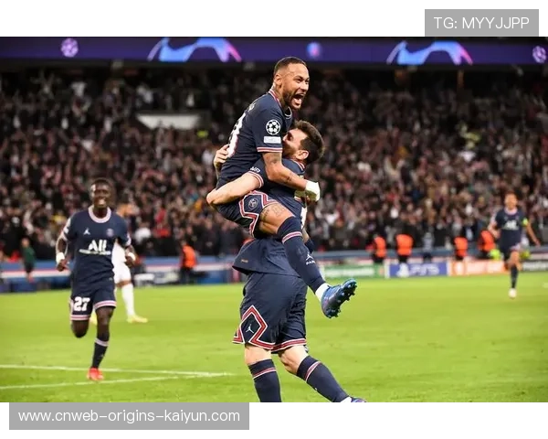 内马尔拒绝与某高层拥抱，场面尴尬